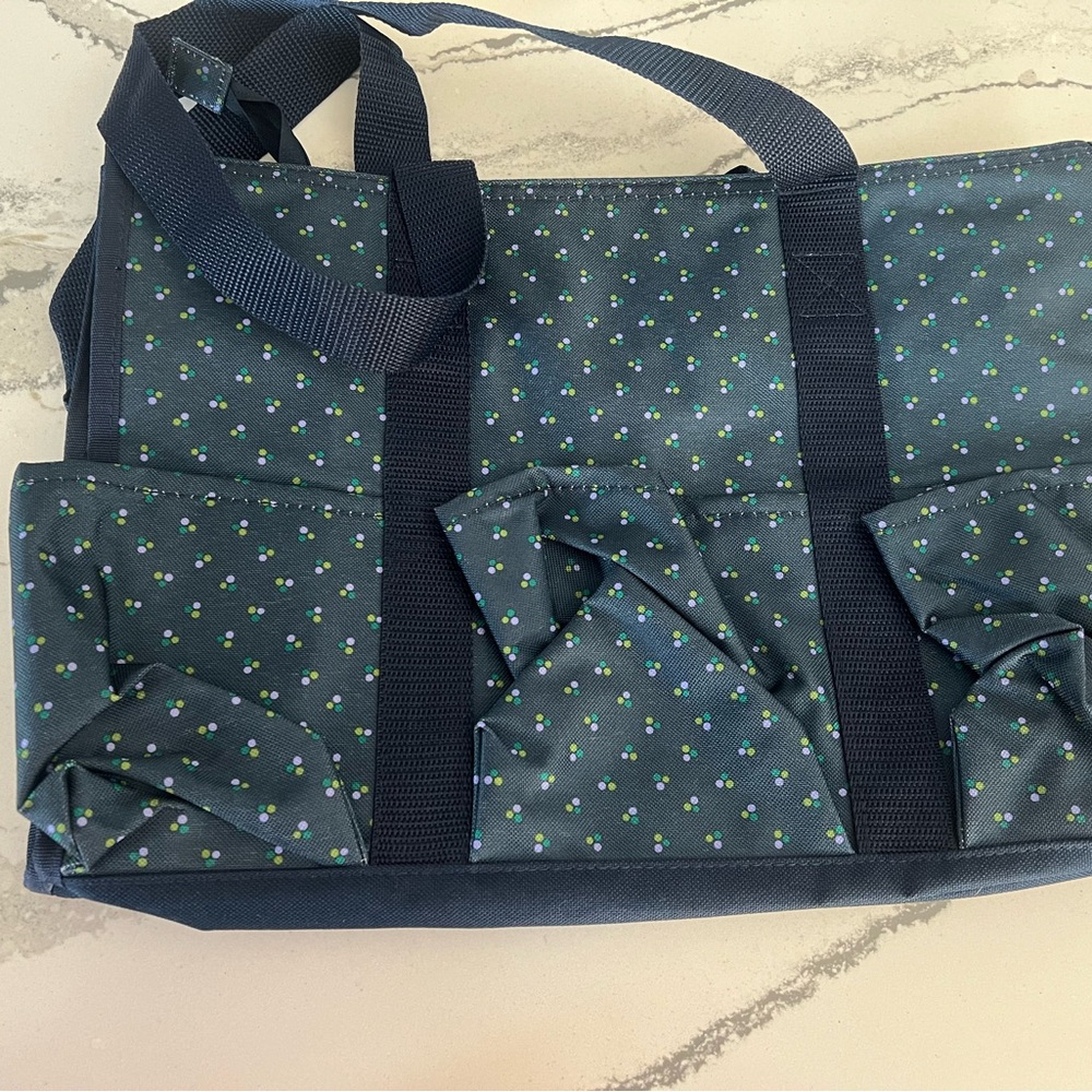 Zip utility tote